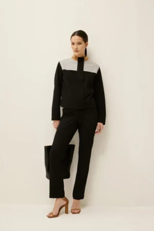 Casaco detalhe bicolor preto com caramelo viola